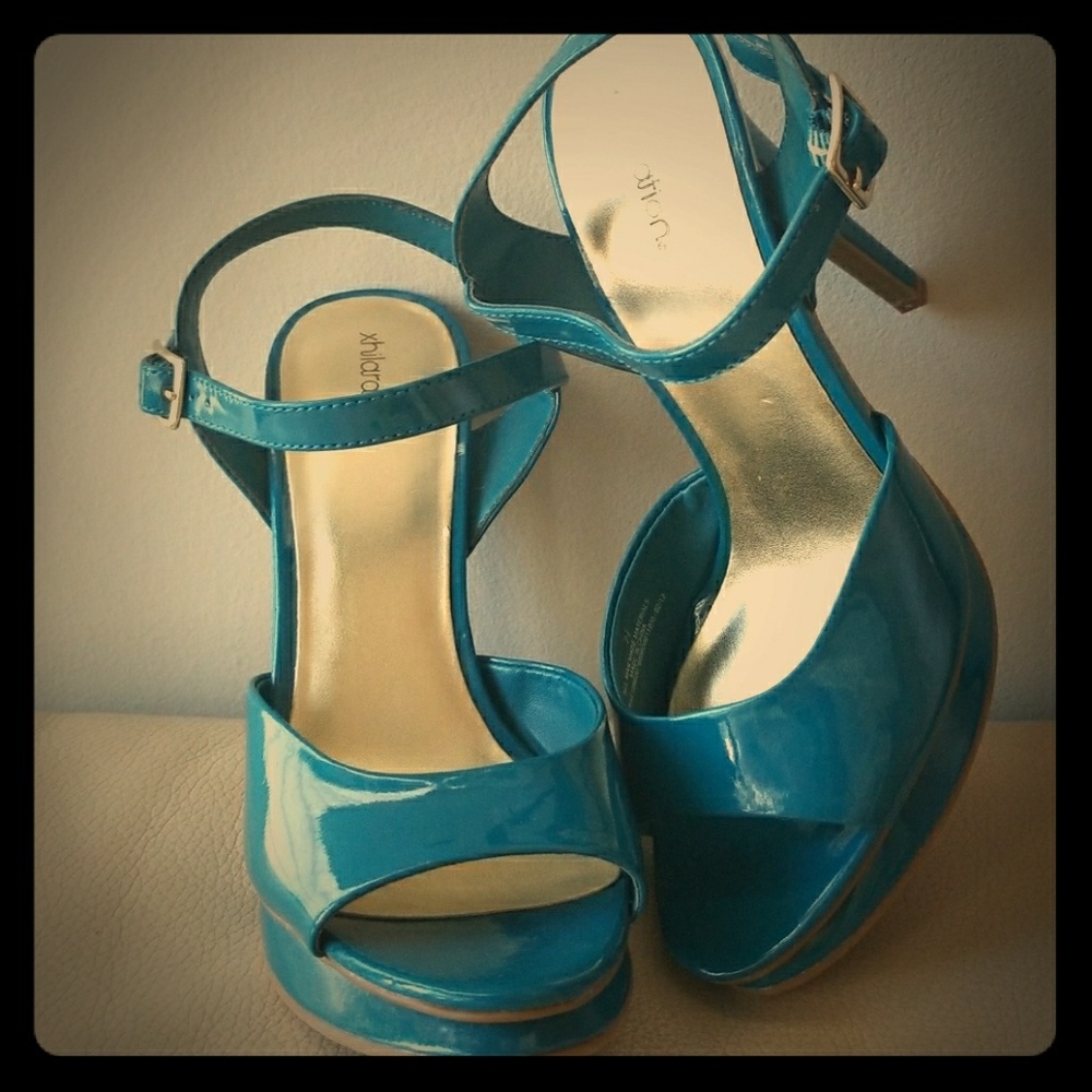 NEW OUT OF BOX open toe heels
